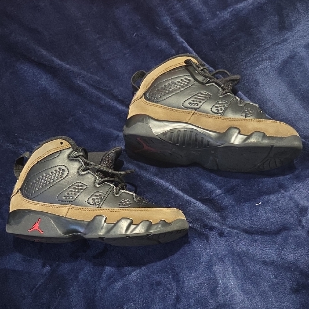 Jordan Kids 9 Olive Sneakers